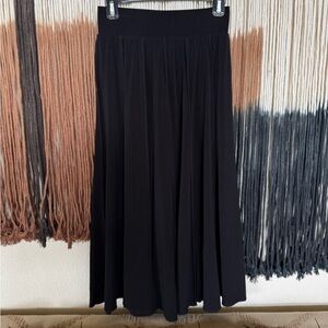 Black Coldwater Creek midi skirt with elastic waistband; perfect condition